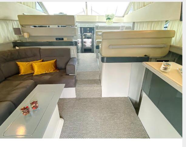 فندق Beautiful And Magnific Yacht Lisboa المظهر الخارجي الصورة