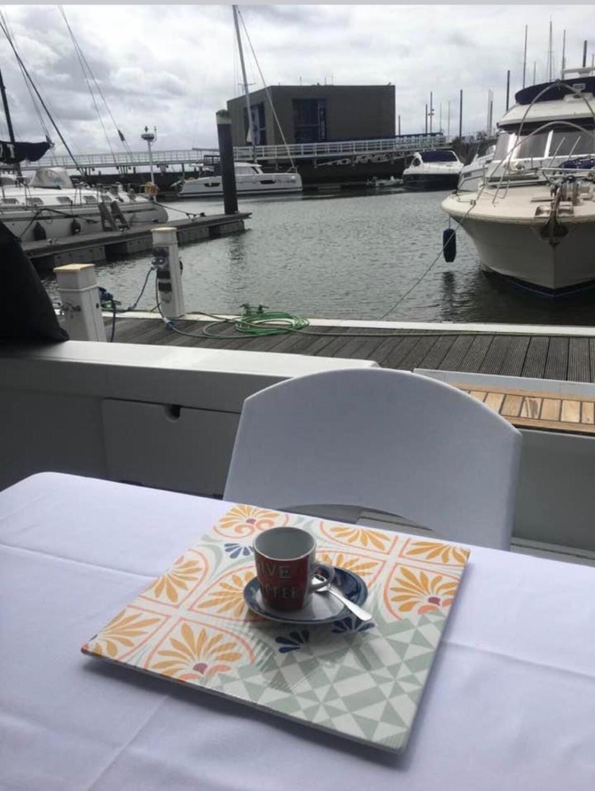 فندق Beautiful And Magnific Yacht Lisboa المظهر الخارجي الصورة